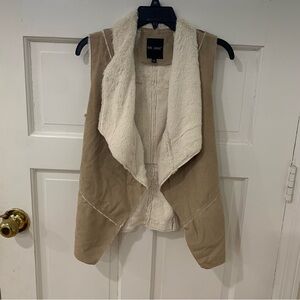 Me Jane Women’s Faux Suede Fur Asymmetric Open Vest Pockets Size Medium